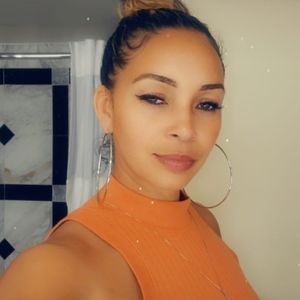 Meet your Posher, Aja